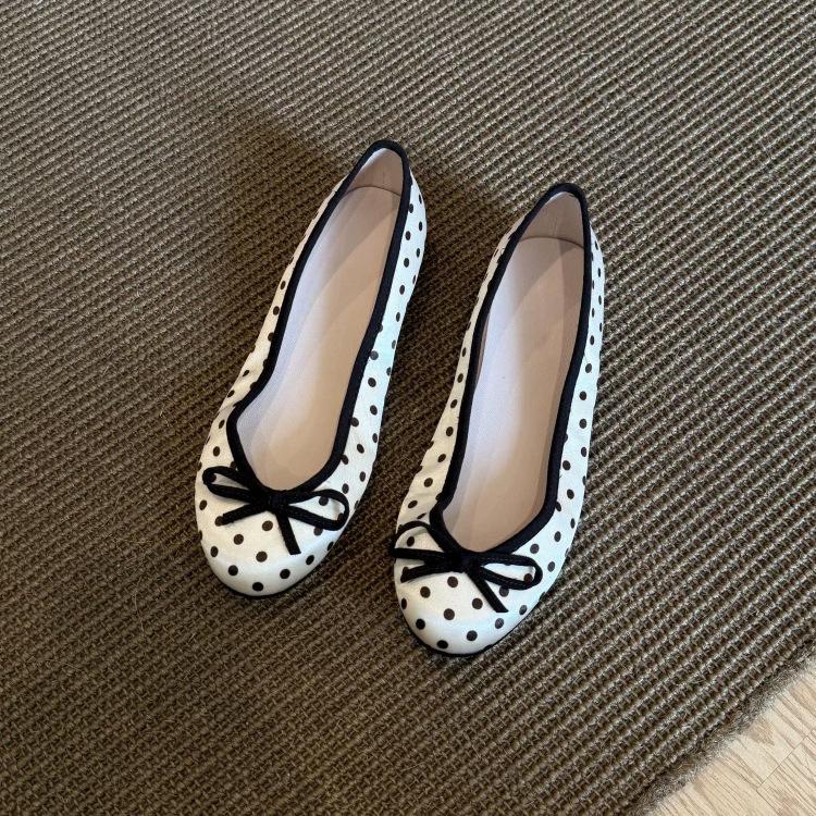 Polka-Dot Bowtie Flat Shoes For Women 1