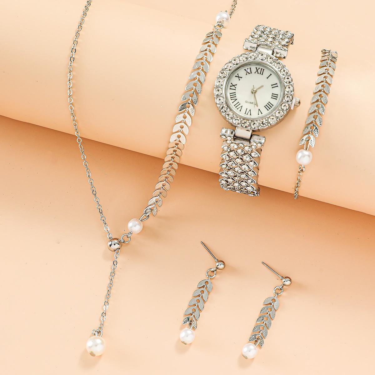 Diamond Women Watches Luxury Fashion Rhinestone Quartz Bracelet Wrist Watch For Women 3