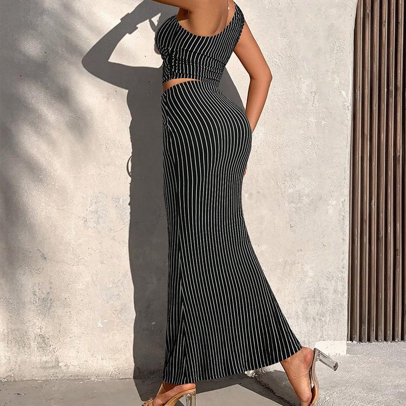 Sleeveless Vest Top And Slim-fit Two-piece Skirt Set 2